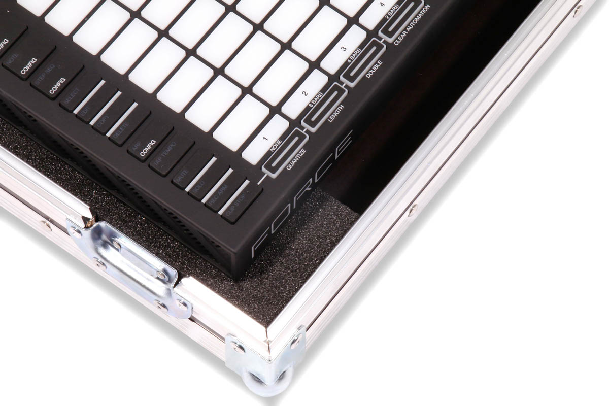 Haubencase Akai Force – Bild 8