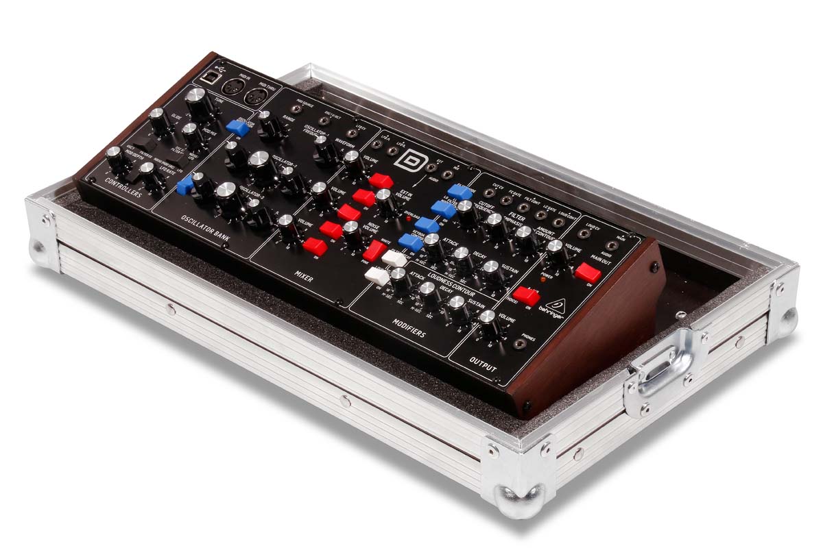 Haubencase Behringer Model-D + Kabelkanal