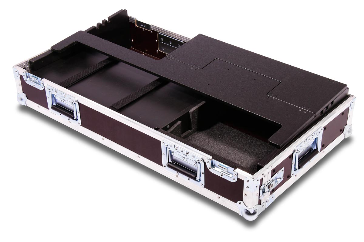 Winkelcase für Videoregie 2x Notebook + 1x Roland V-40HD + 1 – Bild 6