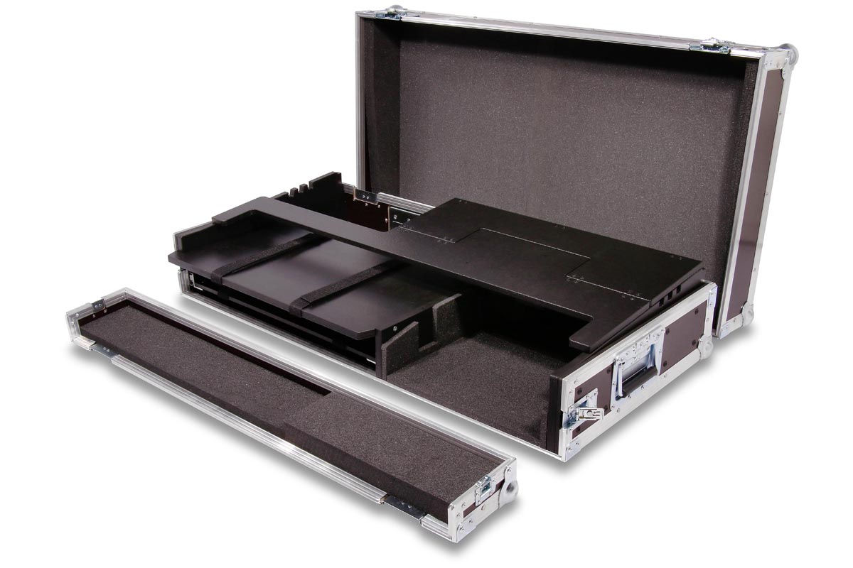 Winkelcase für Videoregie 2x Notebook + 1x Roland V-40HD + 1 – Bild 10