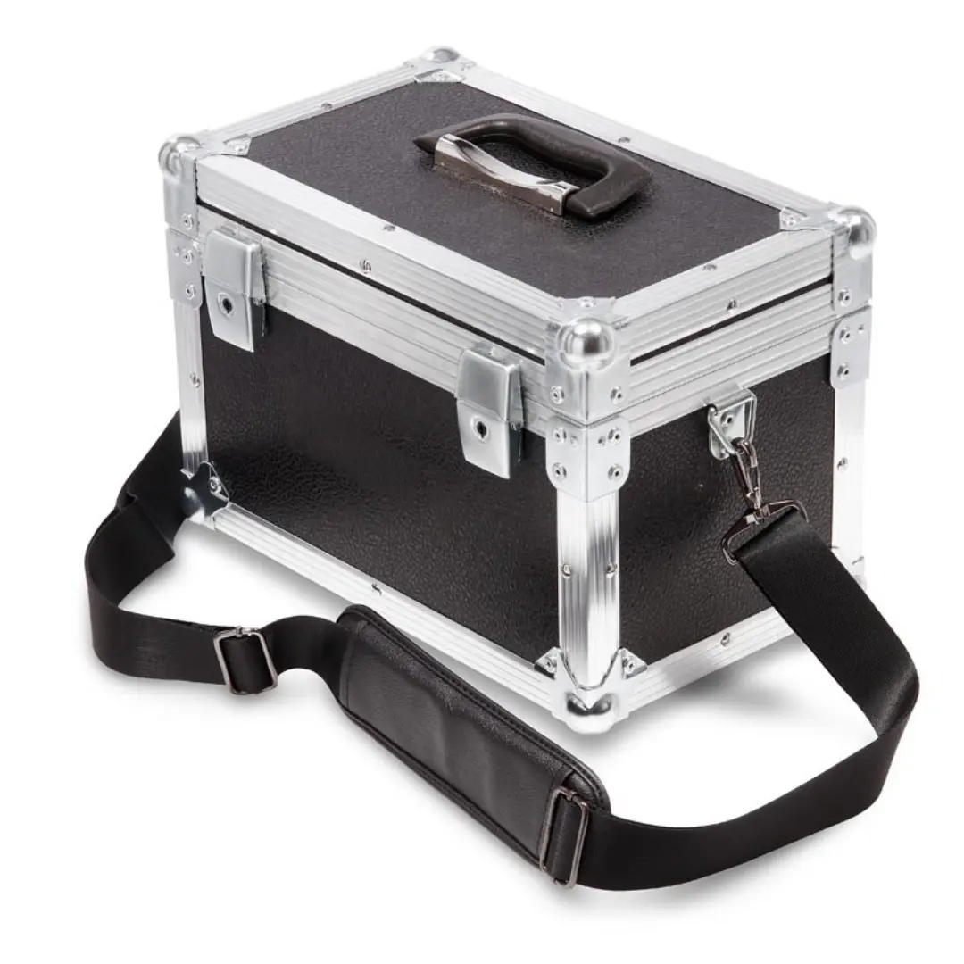 Maßgeschneidertes geschlossenes Spiegel-Case von L.T. Cases für mobile Garderobe, Make-up und Eventeinsatz