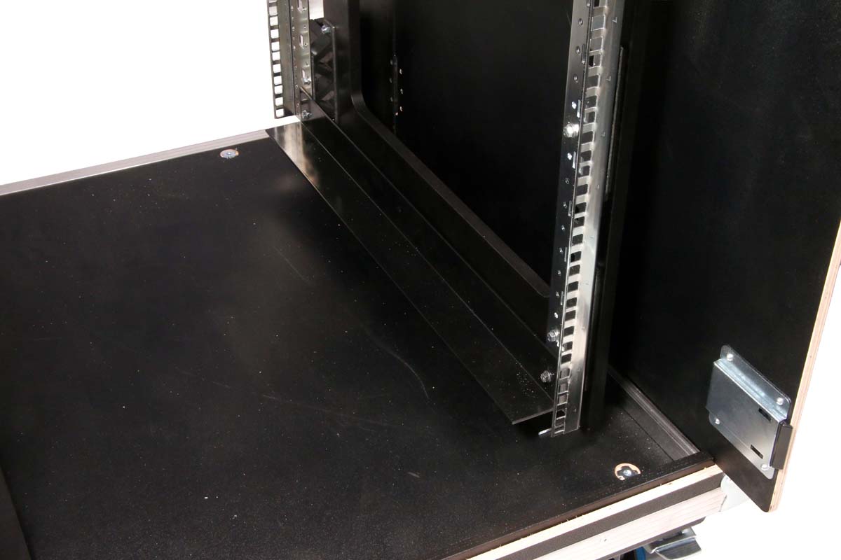 17 HE Sliding Door Rack mit Tischfunktion – Bild 13 17 HE Sliding Door Rack mit Tischfunktion – Bild 13